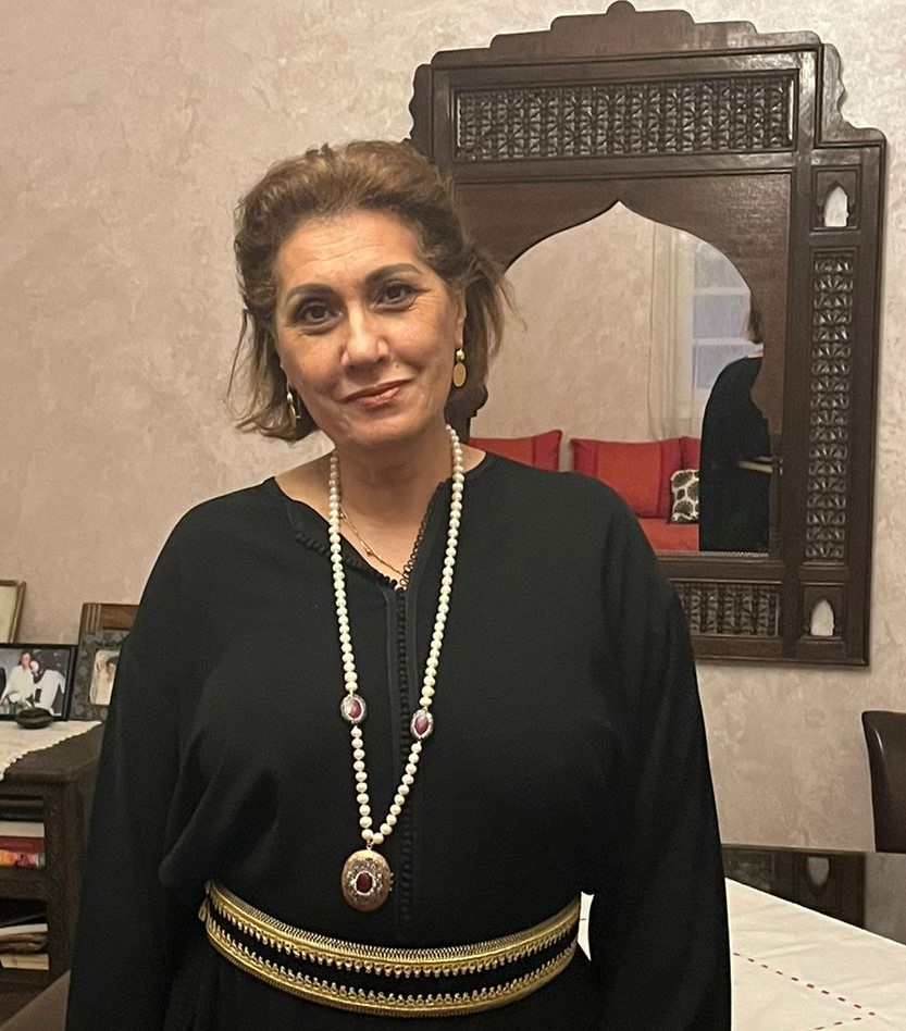 لك سيدتي تبريكات العيد