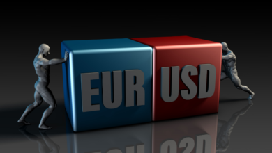 صورة الدولار يسجّل ارتفاعًا ويتجاوز عتبة التكافؤ مع اليورو لفترة وجيزة