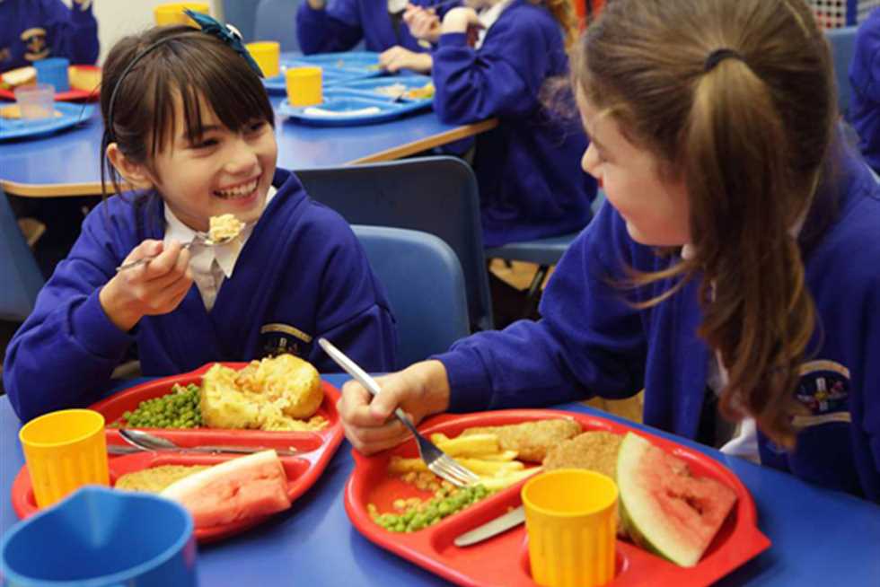التغذية المدرسية: زاد الطفولة ووقود المعرفة