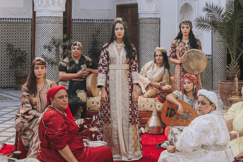 منال بنشليخة: بين رهافة الفن وحنين الأمومة