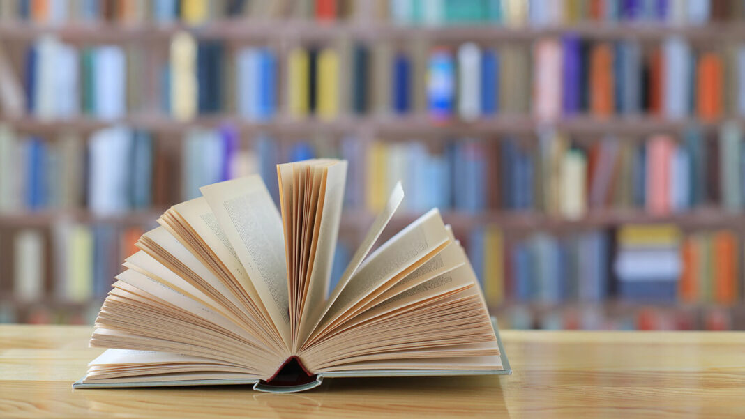 وزارة الثقافة تفتح باب الترشح لجائزة المغرب للكتاب 2025