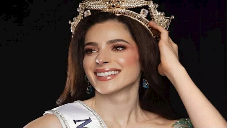 فاطمة بوش تتوَّج ملكة جمال الكون وعاصفة الجدل