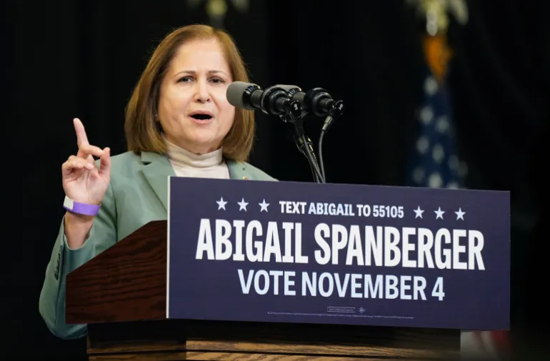 غزالة هاشمي: أول مسلمة نائبة لحاكم ولاية فيرجينيا