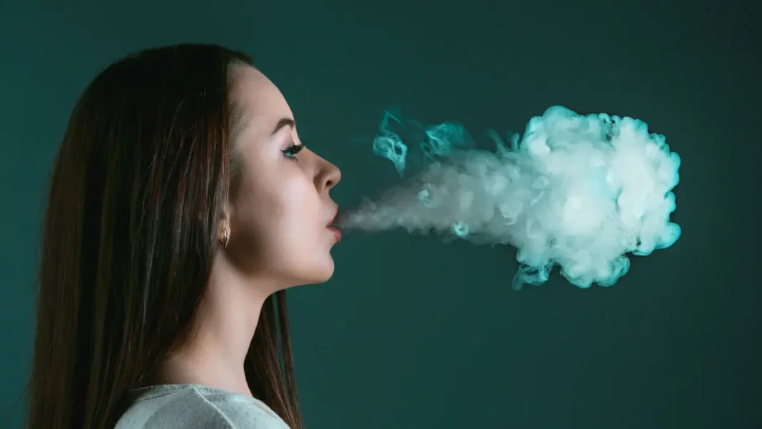 الدخان من الدرجة الثالثة داخل المنازل