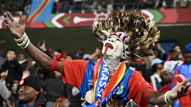 الرقصات الإفريقية: طقوس فرح تشعل مدرجات كرة القدم