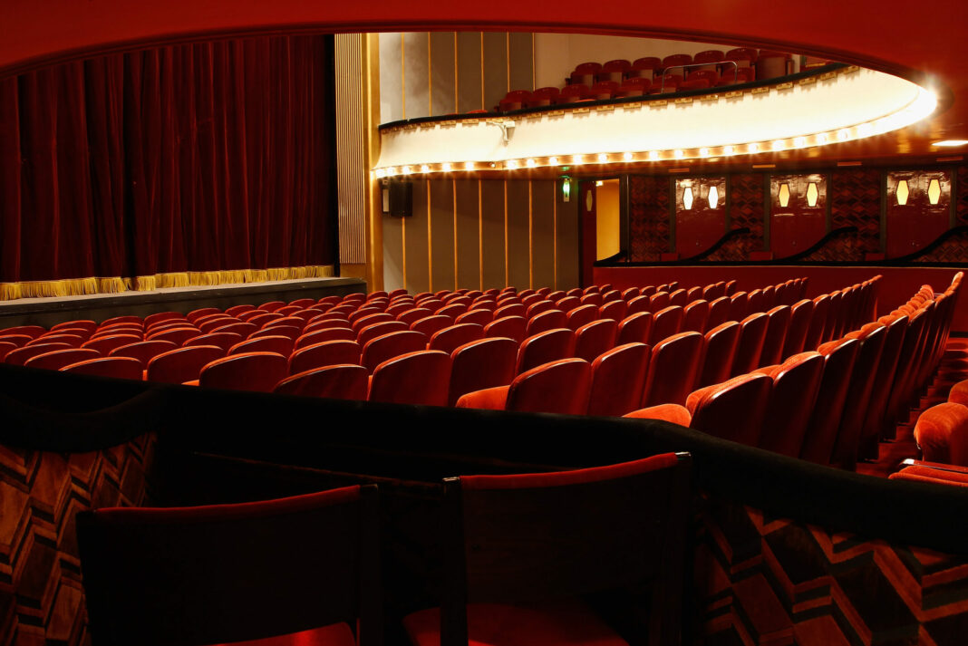 المسرح المغربي يكتب حضوره في القاهرة