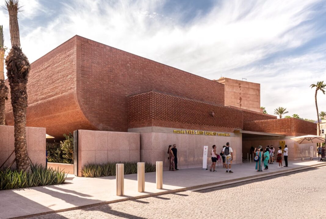 معرض إيف سان لوران في مراكش