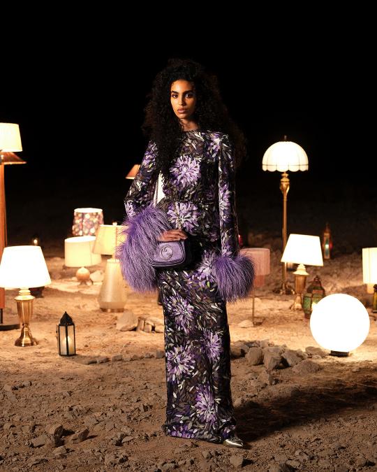 الفساتين الطويلة الضيقة