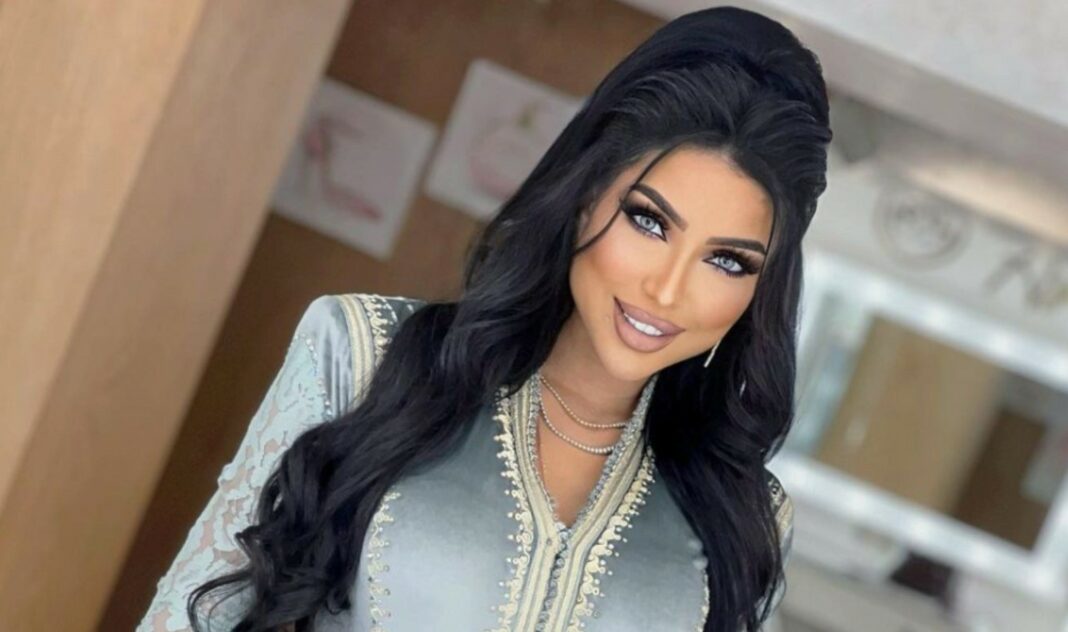 دنيا بطمة تتألق بالجلابة المغربية بإطلالة متناغمة مع بناتها دنيا بطمة