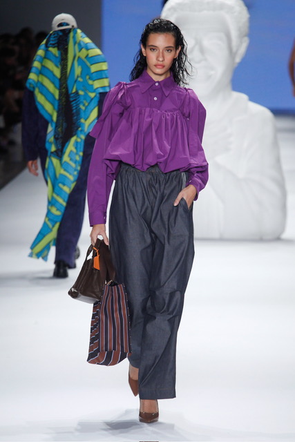 القمصان الملونة