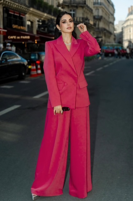 البدلة النسائية