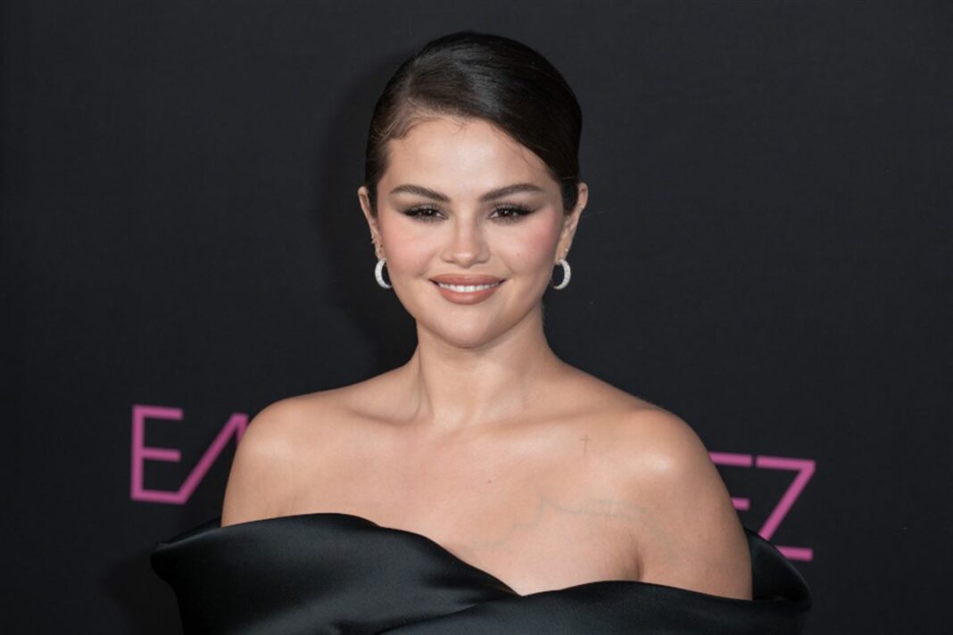 2439580 سيلينا غوميز