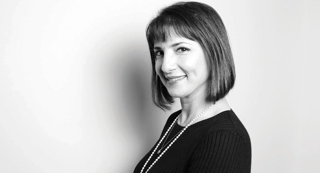 نادية السالمي: حارسةُ الأحلام وصانعةُ الجسور نادية السالمي